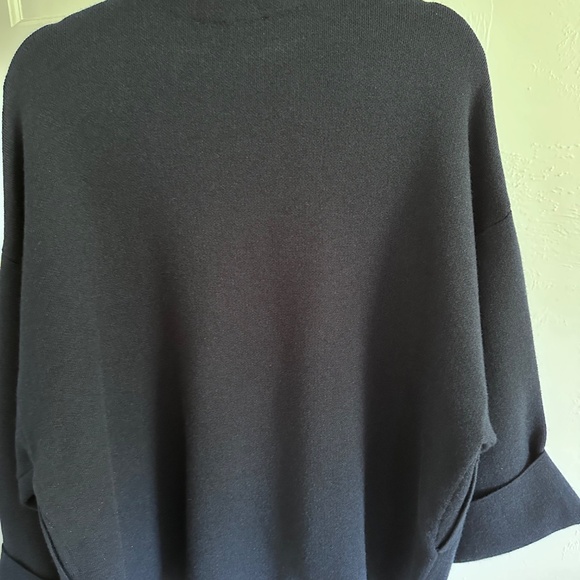 Zara Women's Toggle Closure Sweater (size: L) - NWT - Picture 7 of 14